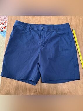 Eddie Bauer Navy Blue Flat-Front women’s plus 14 activity Shorts gorpcore